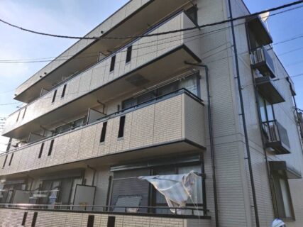 川口市のマンションで付帯部塗装